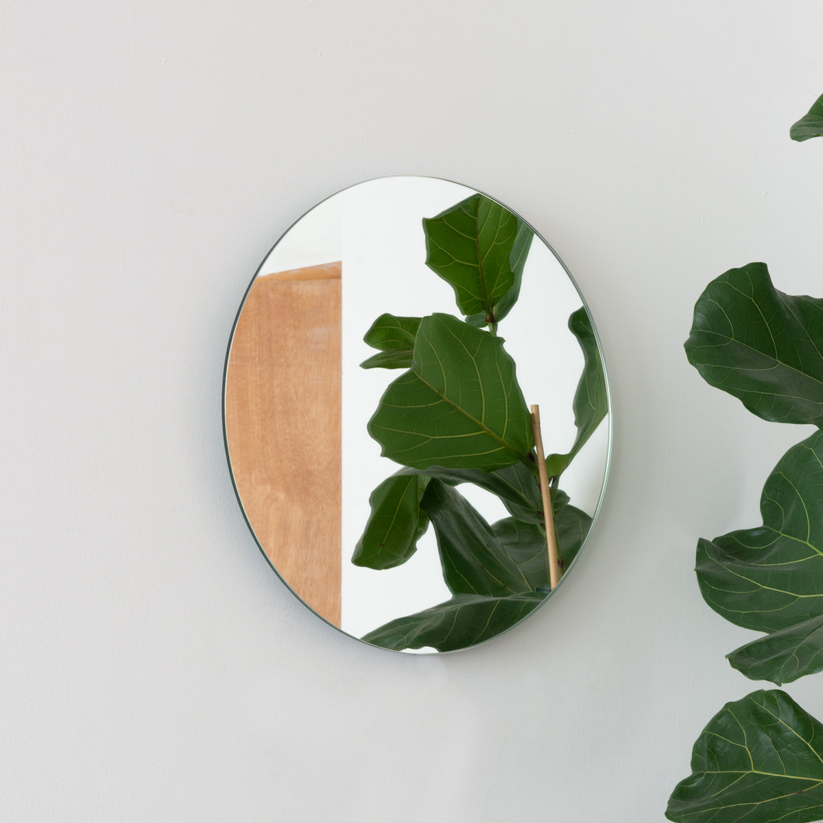 Orbis™ Minimalist Round Frameless Mirror with Floating Effect