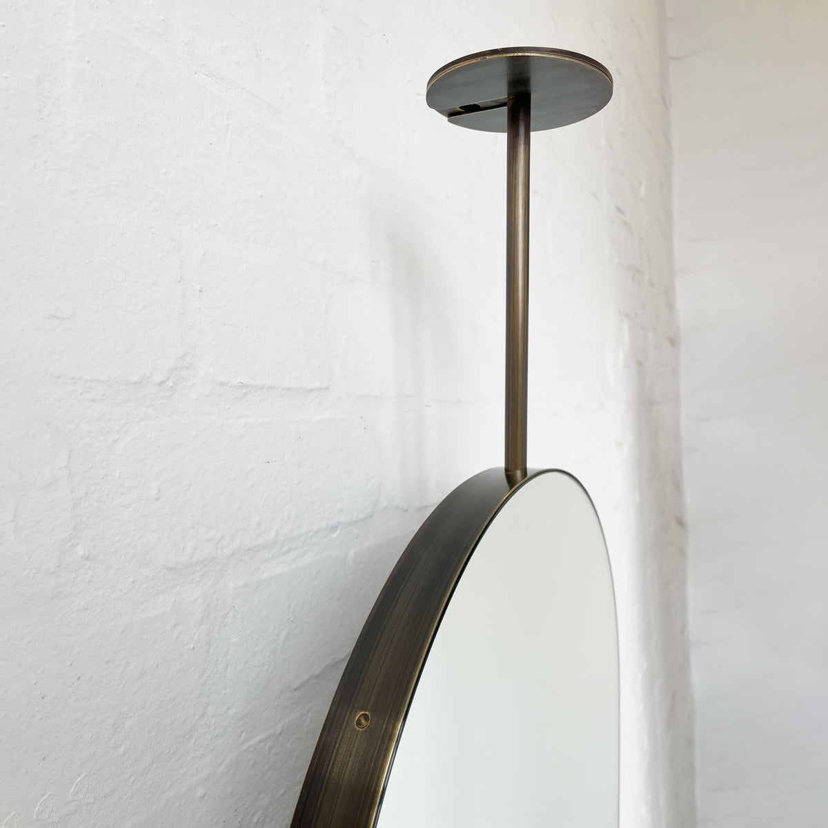 Countertop-to-Ceiling Capsula™ Mirror with Bronze Patina Brass Frame