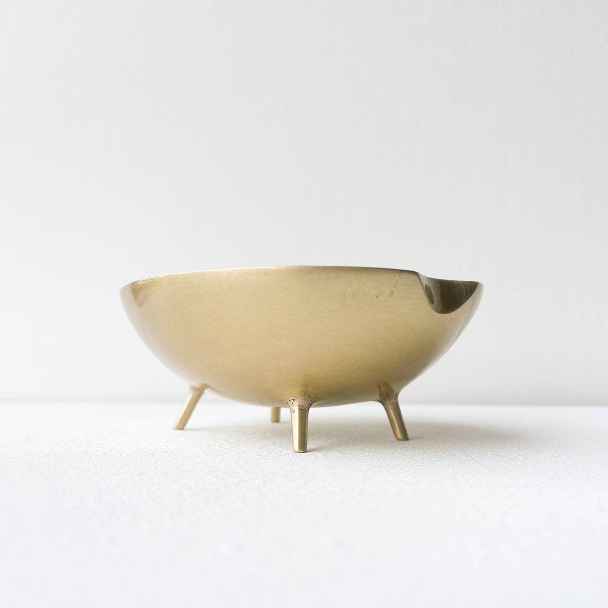 Handcast Brass Bowl With Legs Videpoche