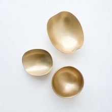 Set of three Polished Brass Decorative Bowls, Vide-poche