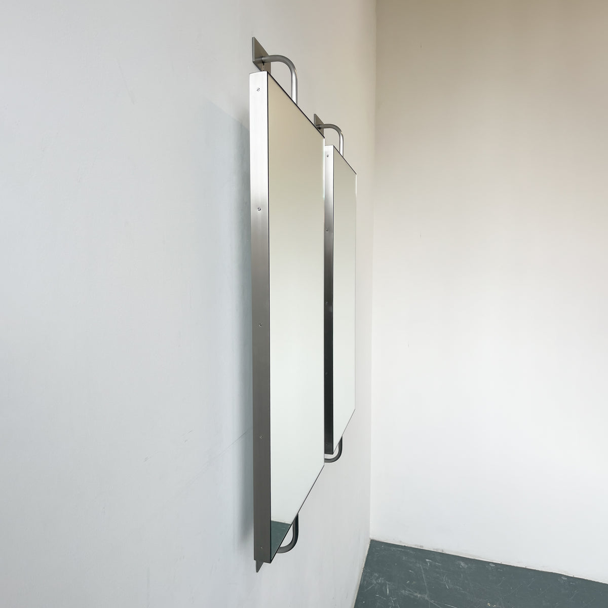 Vorso™ Wall-Attached Rotating Rectangular Mirror with Stainless Steel Frame