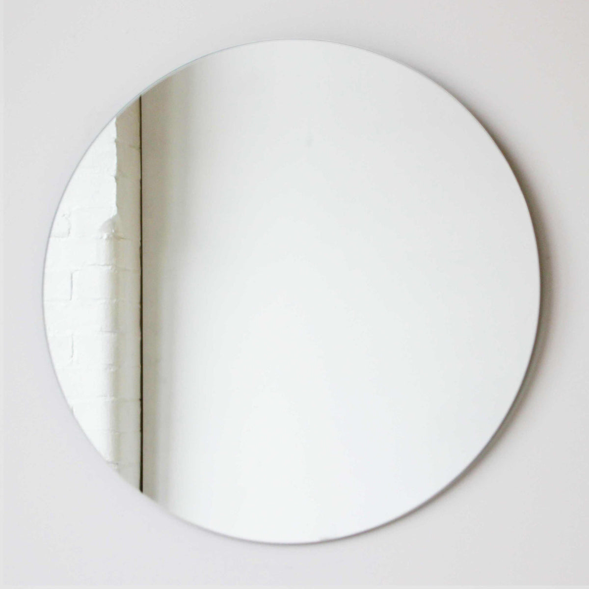 Orbis™ Minimalist Round Frameless Mirror with Floating Effect