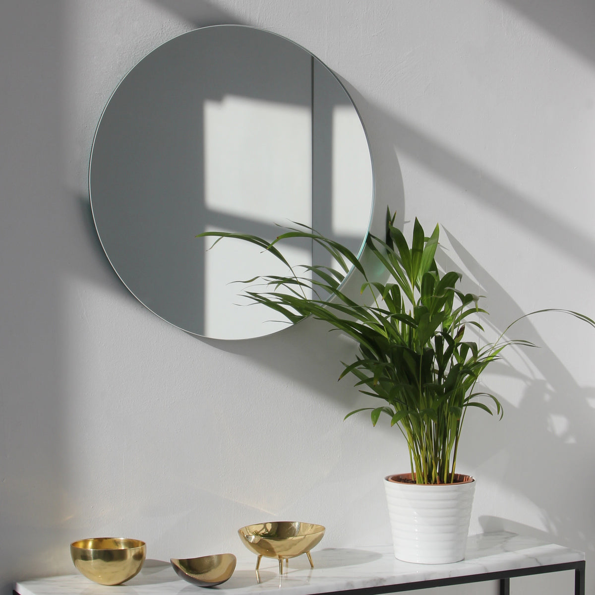 Orbis™ Minimalist Round Frameless Mirror with Floating Effect
