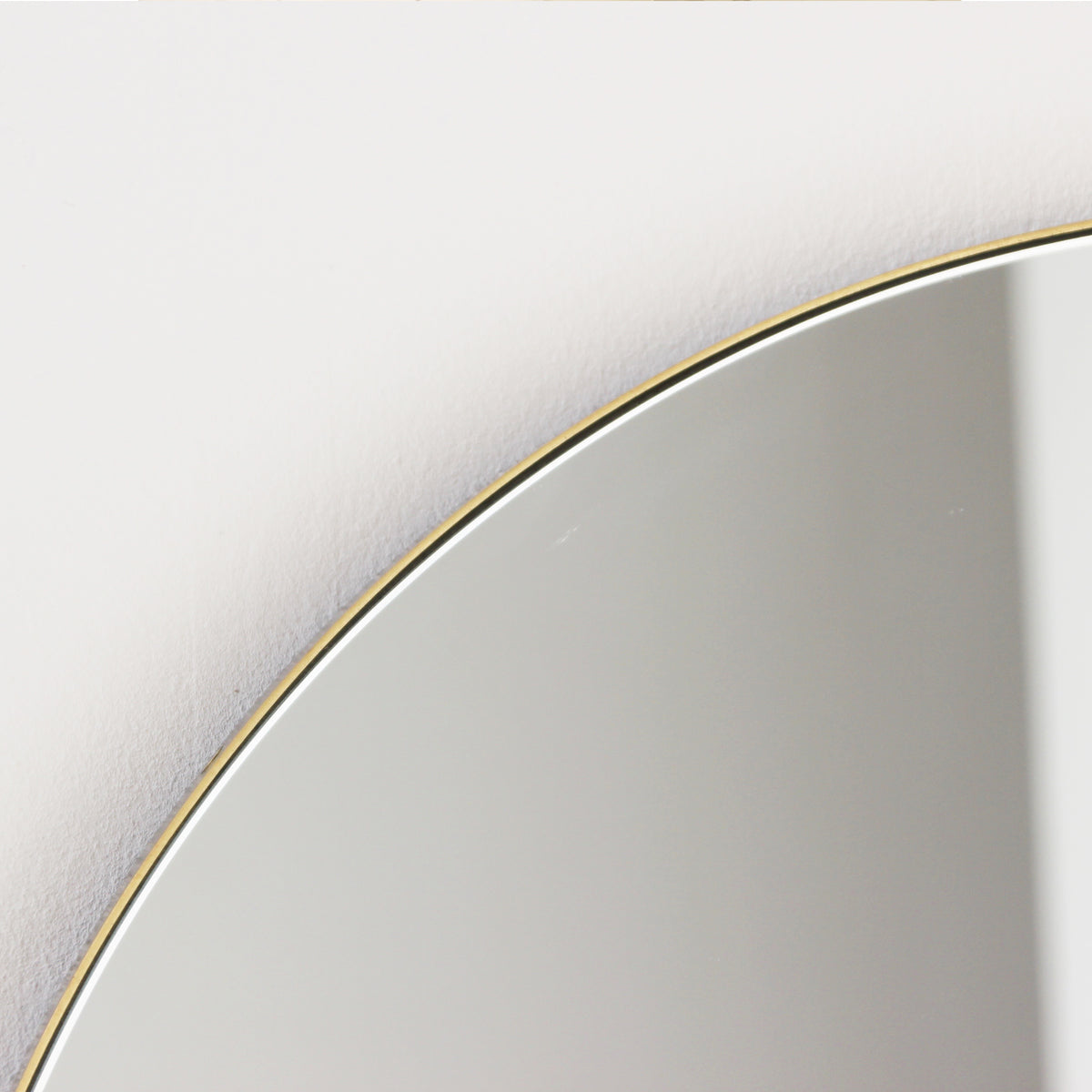 Set of 2 Bespoke Orbis™ Round Minimalist Customisable Mirror with Elegant Brass Frame (600mm)
