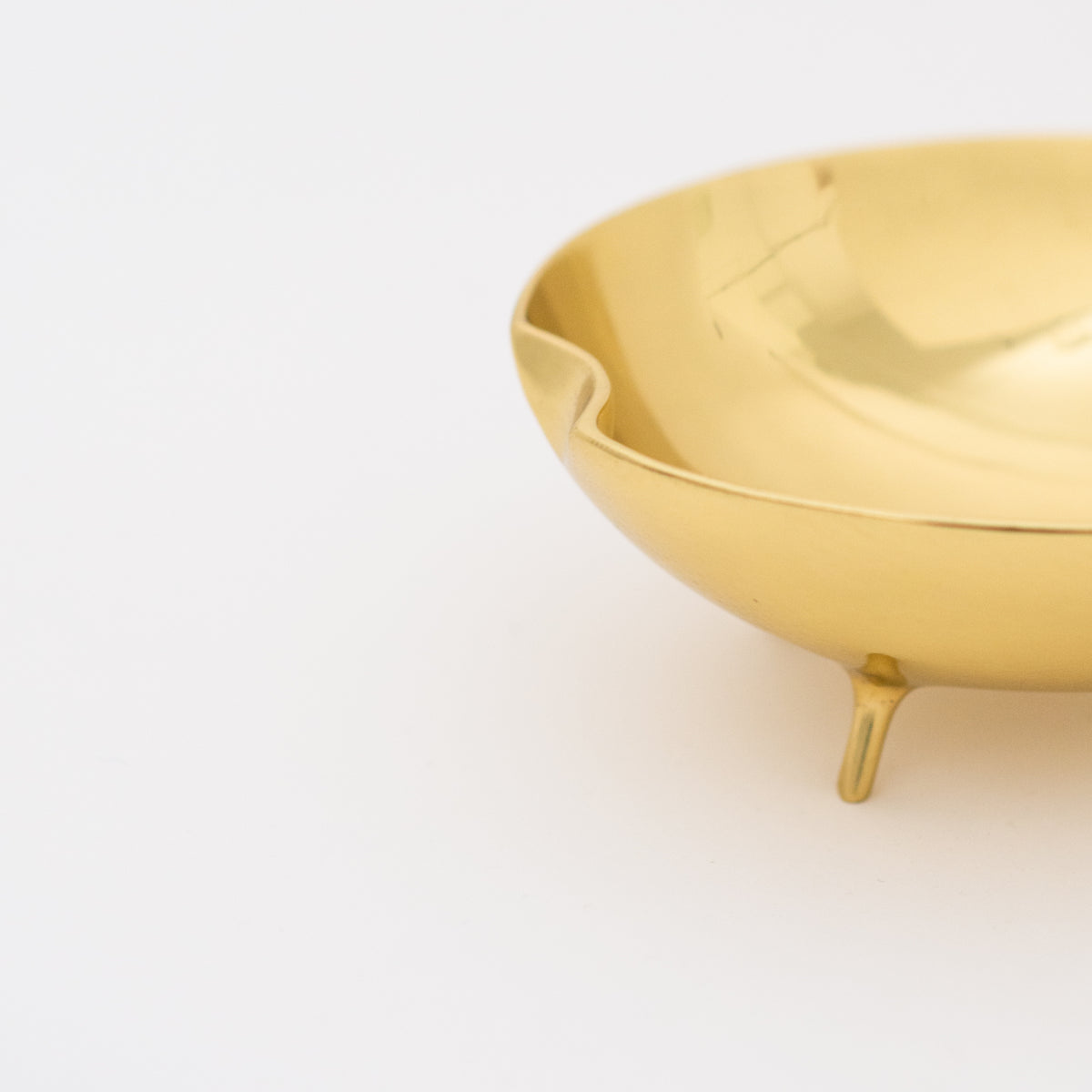 Handcast Brass Bowl With Legs Videpoche