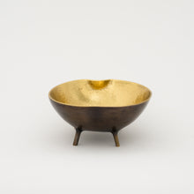 Brass Bowl With Legs, Vide-poche