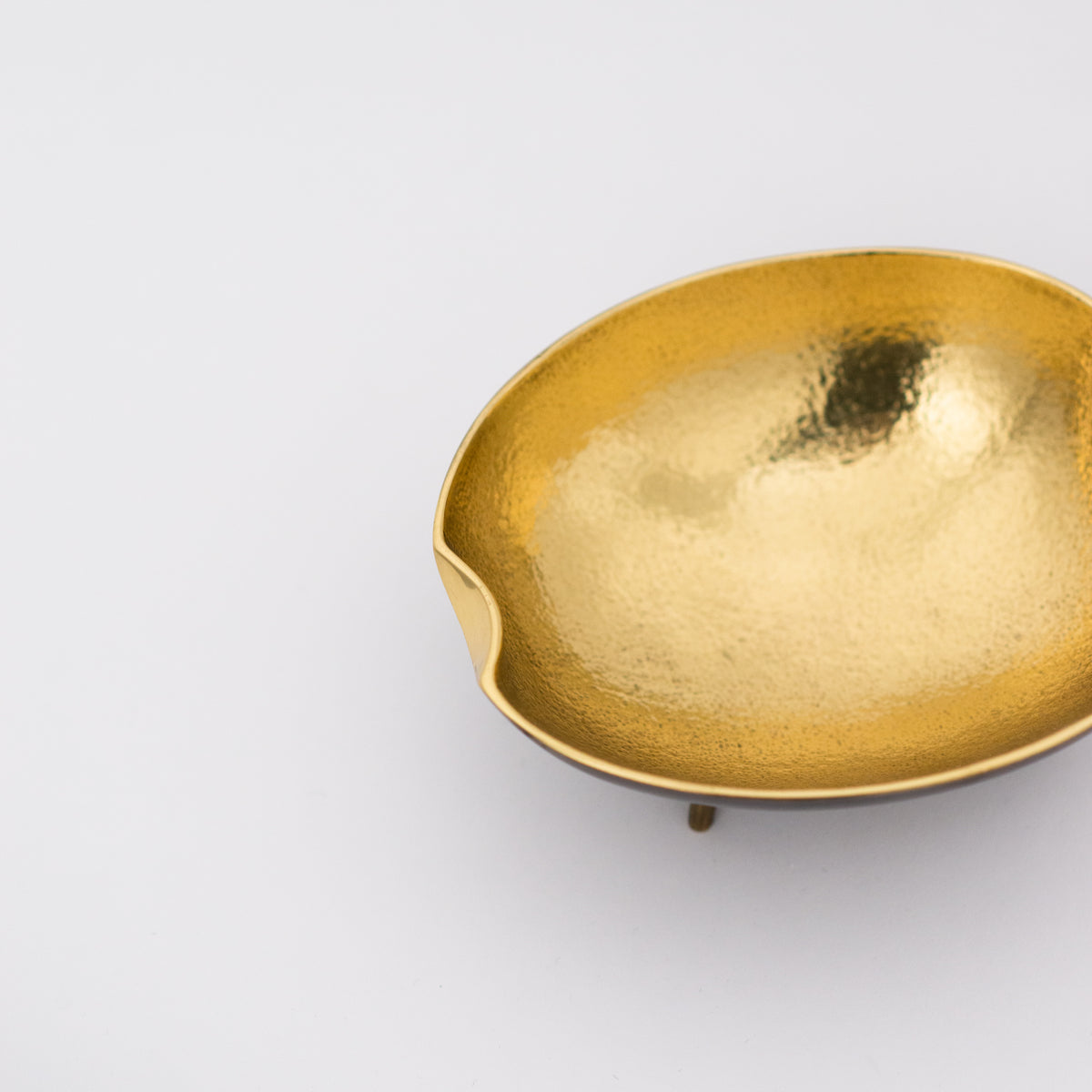 Brass Bowl With Legs, Vide-poche