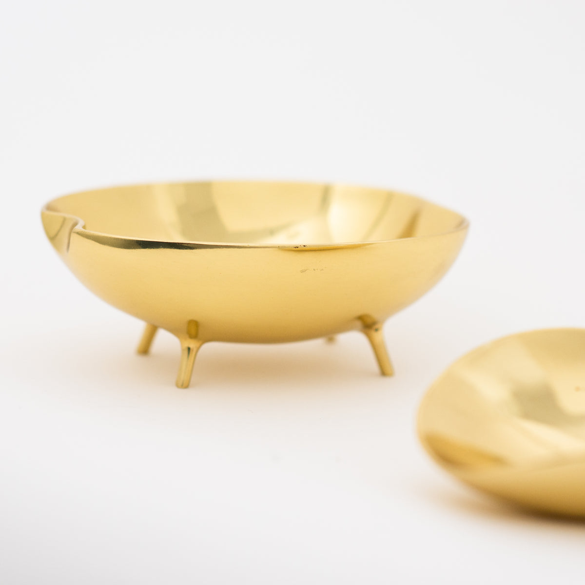 Set of three Brushed Brass Decorative Bowls, Vide-poche