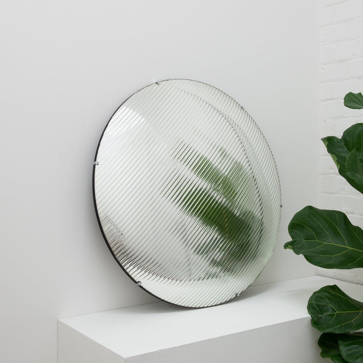 In Stock Orbis Round Reeded Glass Convex Frameless Mirror with Clips
