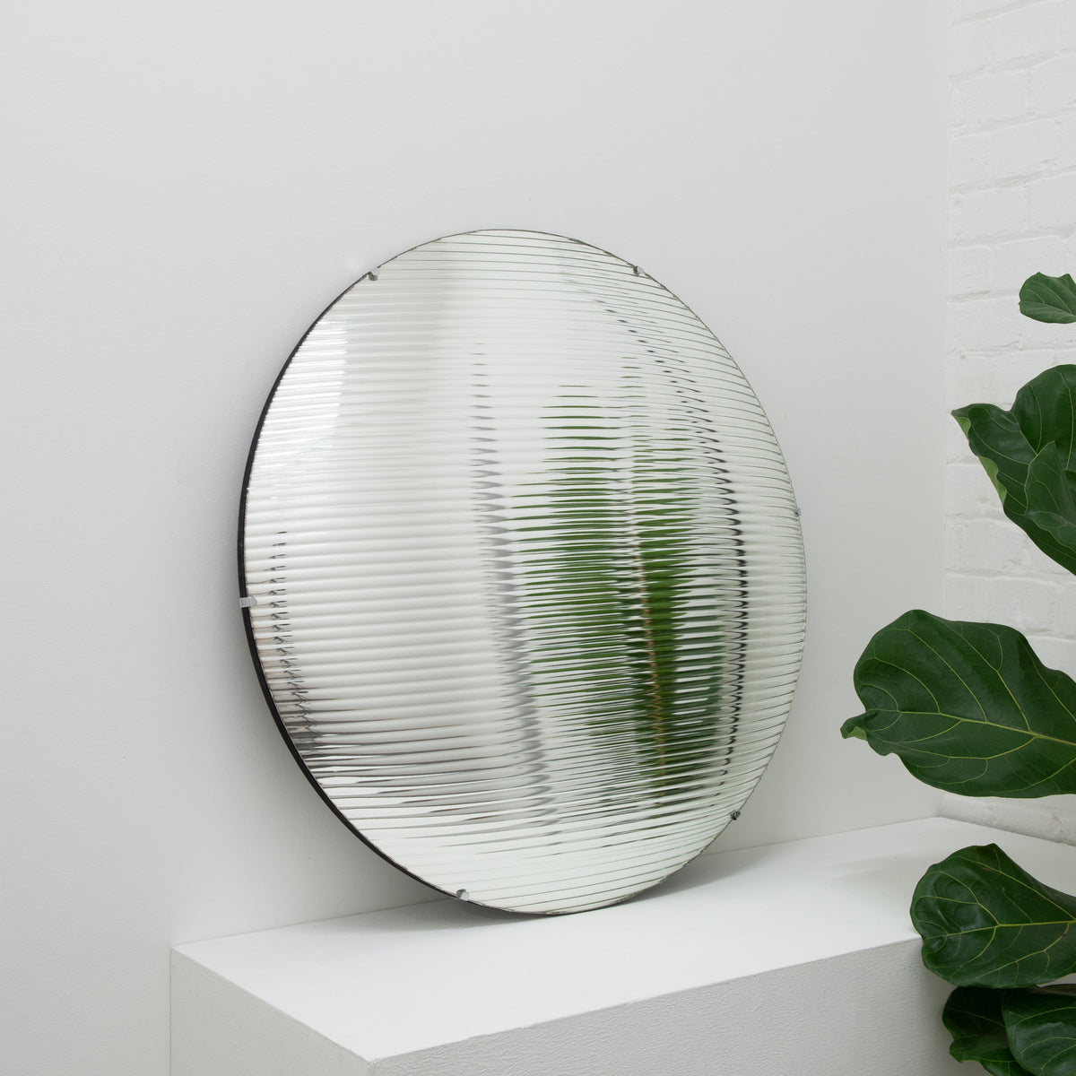 In Stock Orbis Round Reeded Glass Convex Frameless Mirror with Clips