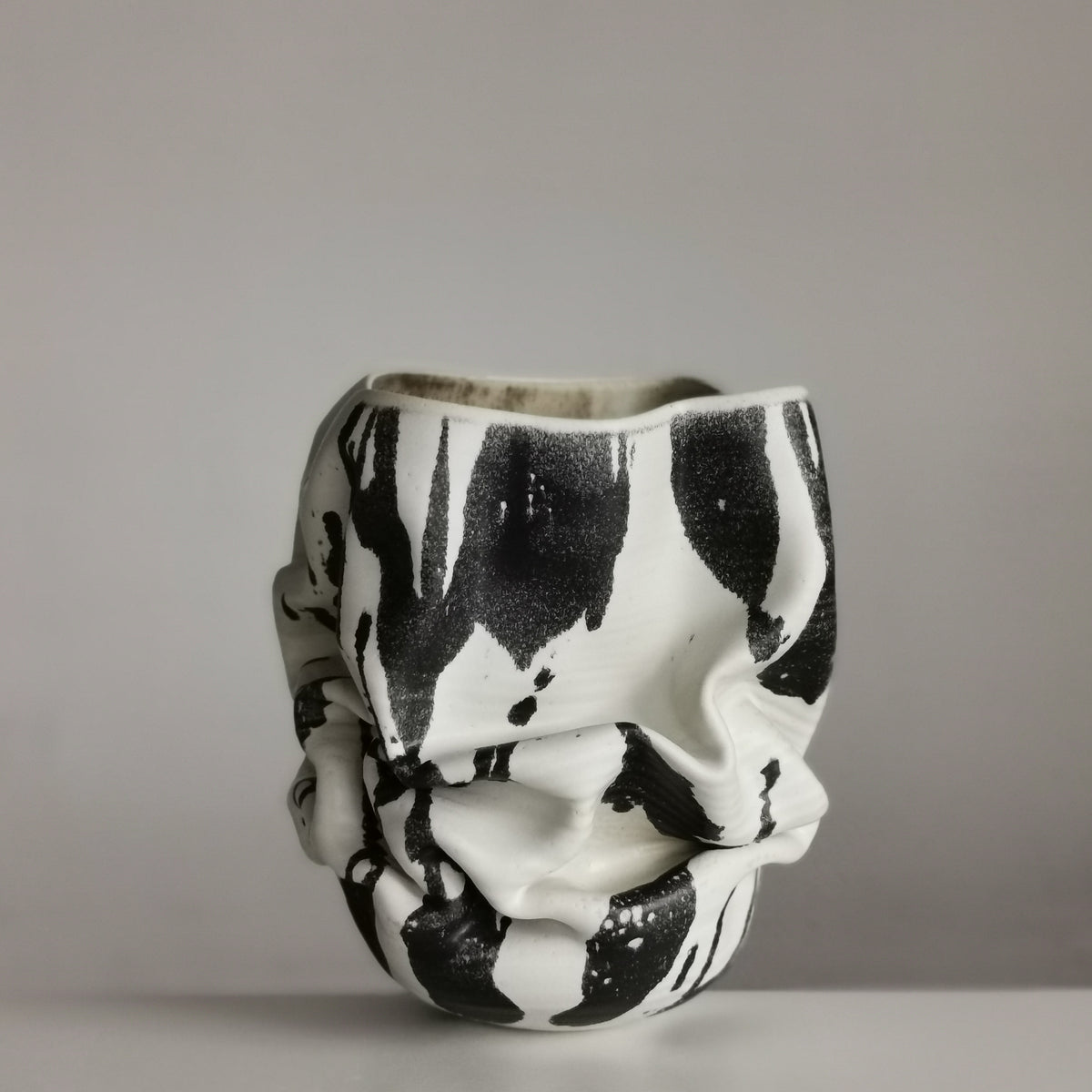 Medium White Dehydrated Form, Unique Ceramic Sculpture Vessel N.62, Objet d'Art