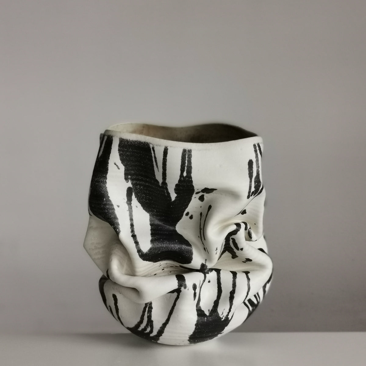 Medium White Dehydrated Form, Unique Ceramic Sculpture Vessel N.62, Objet d'Art