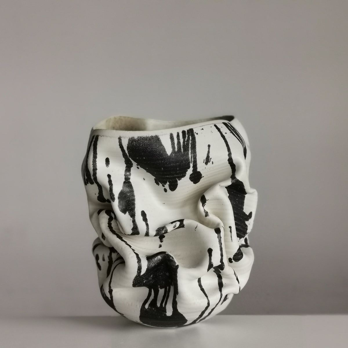 Medium White Dehydrated Form, Unique Ceramic Sculpture Vessel N.62, Objet d'Art