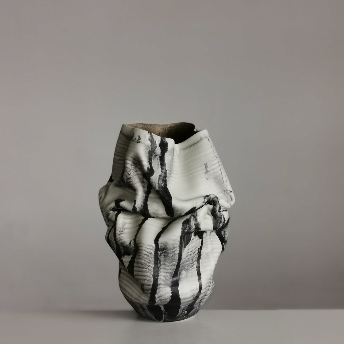White Dehydrated Form Black Marking, Unique Ceramic Sculpture Vessel N.75, Objet d'Art