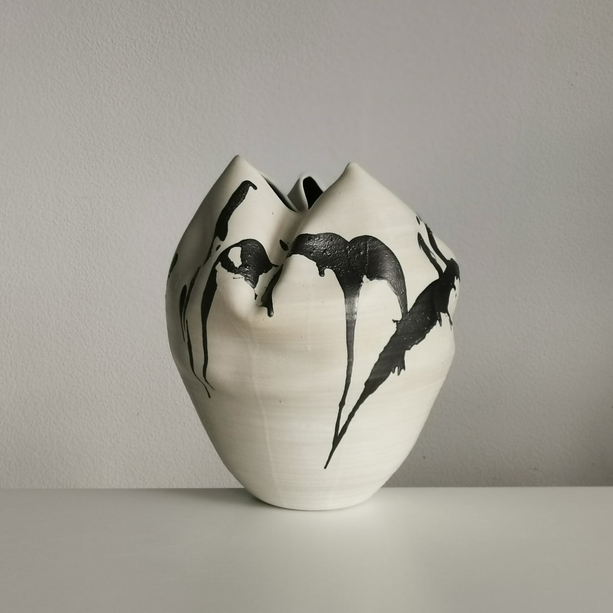 White Undulating Form with Expressive Markings, Unique Ceramic Sculpture Vessel N.79, Objet d'Art