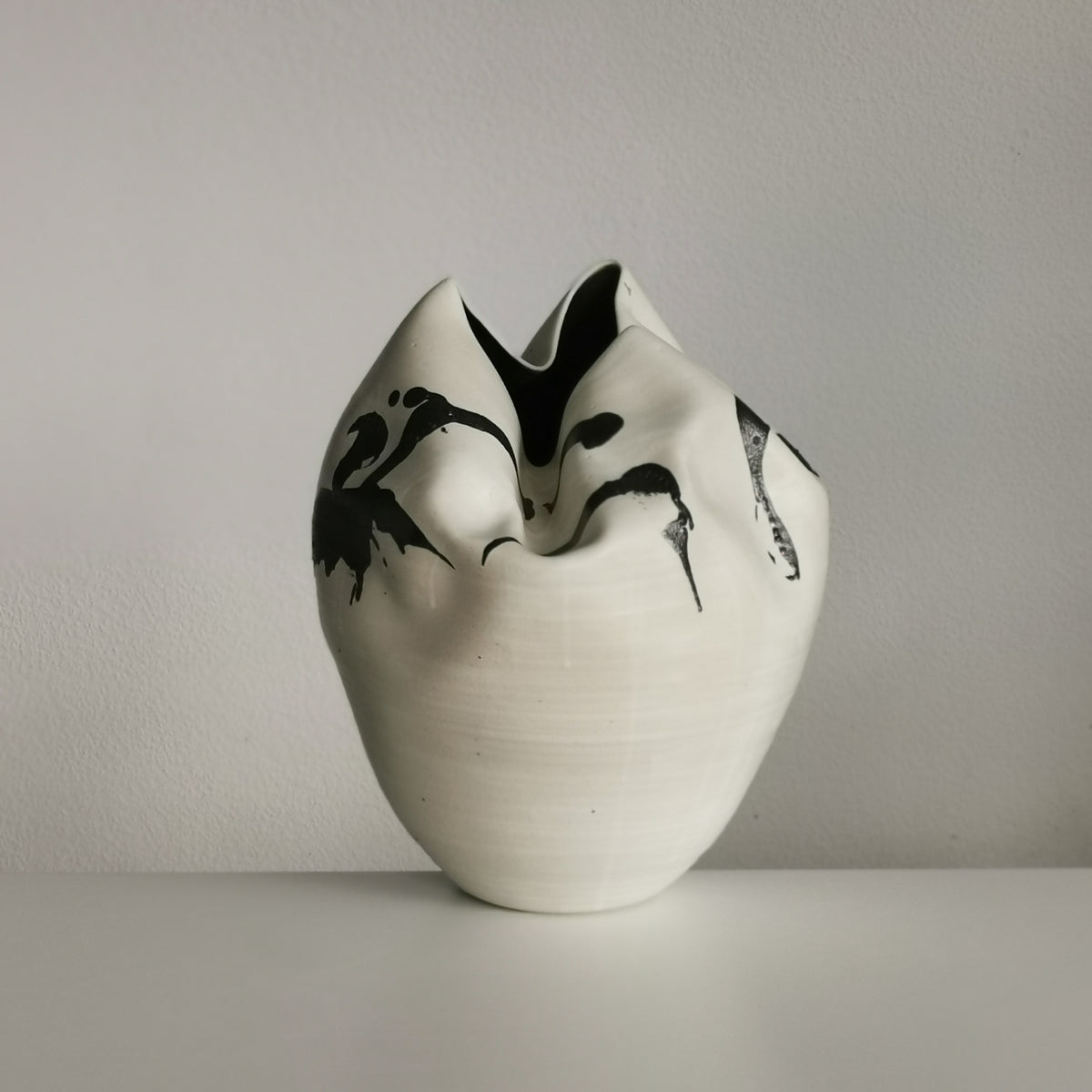 White Undulating Form with Expressive Markings, Unique Ceramic Sculpture Vessel N.79, Objet d'Art