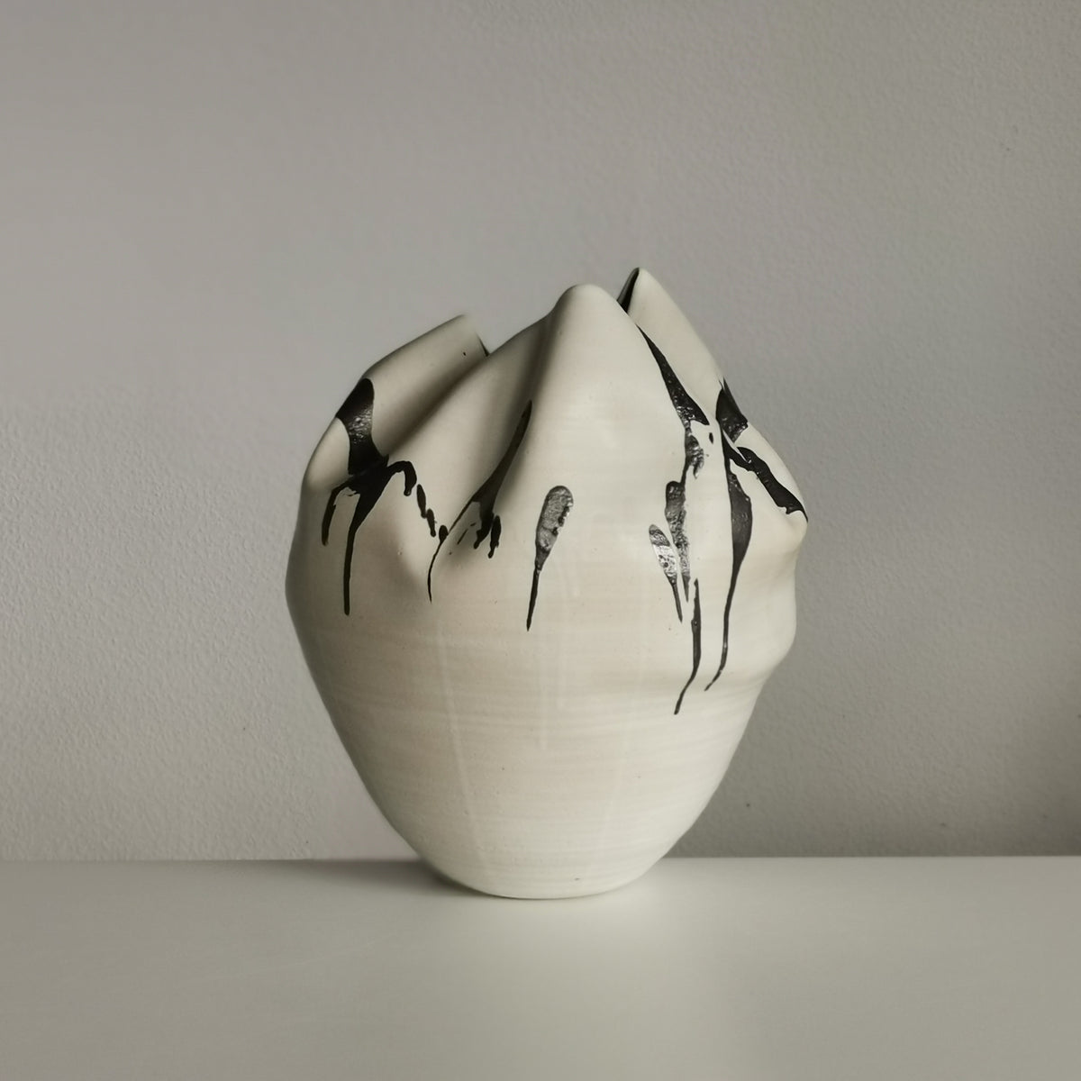White Undulating Form with Expressive Markings, Unique Ceramic Sculpture Vessel N.79, Objet d'Art