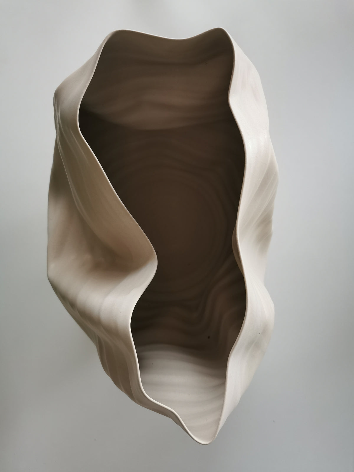 White Ribbed Undulating Form v2 N.22, Ceramic Sculpture, Objet D'Art